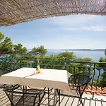 Appartement Mira Beachfront Bliss *