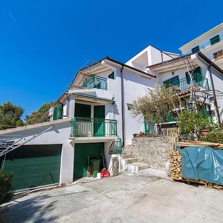 Mira Apartment *