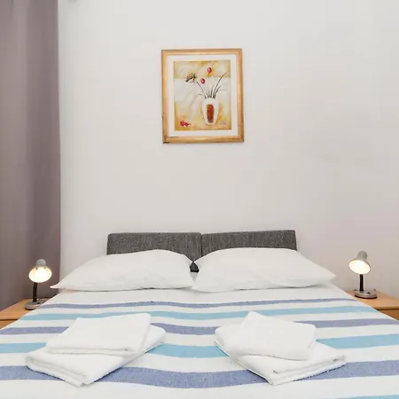 Appartement Mira Beachfront Bliss *