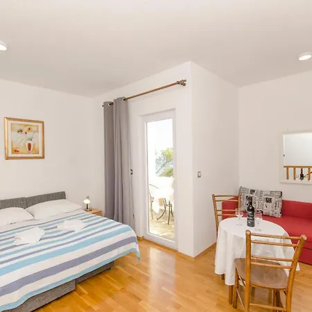Mira Beachfront Bliss * Brela