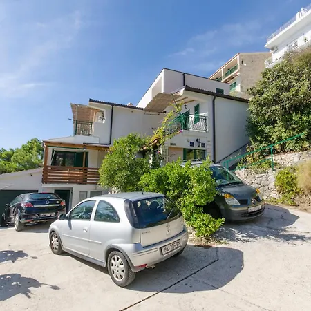 Mira Apartment *